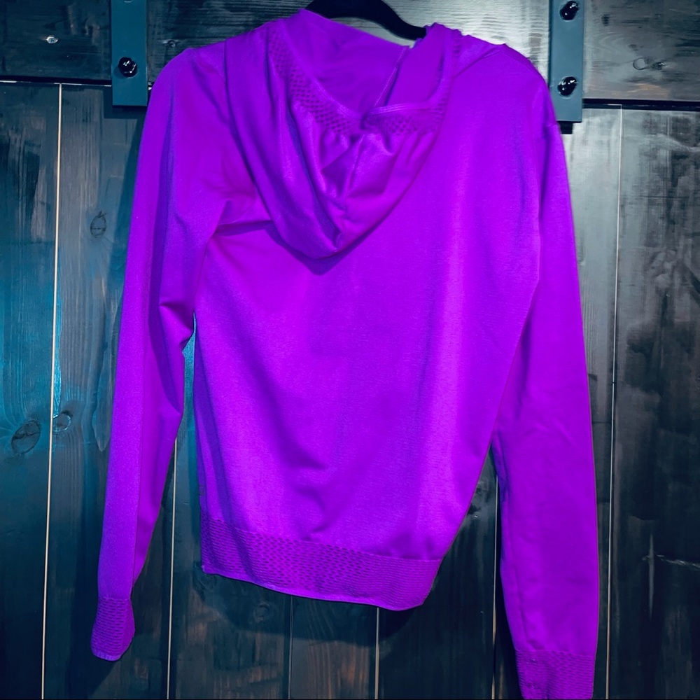 Fabletics Athletic Top Large - image 1